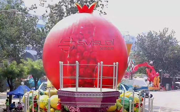 新疆石榴屏彩車正面.jpg 新疆石榴屏彩車正面.jpg